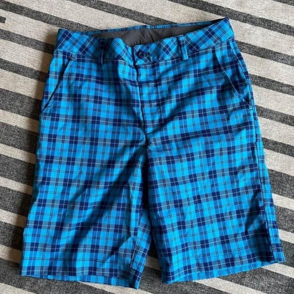 Mens under armour plaid performance shorts size 30.